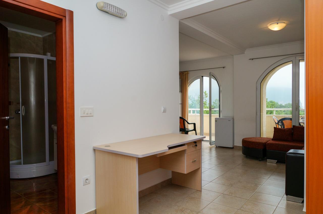 Apart Hotel Forte Roses Montenegro KO Buljarica Petrovac na moru Exterior foto